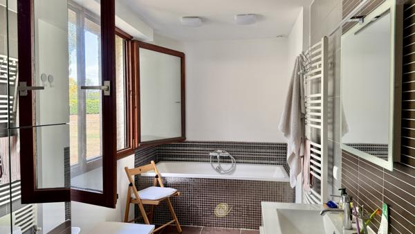 Tonneins - Villa d'architecte atypique !
