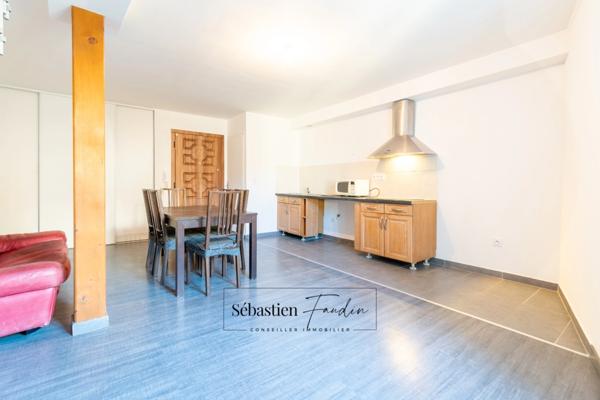 Appartement à vendre 3 pièces SOLLIES TOUCAS (83) - T3 de 56 m² - Duplex - Dernier étage - Proche commerces - Stationnement facile