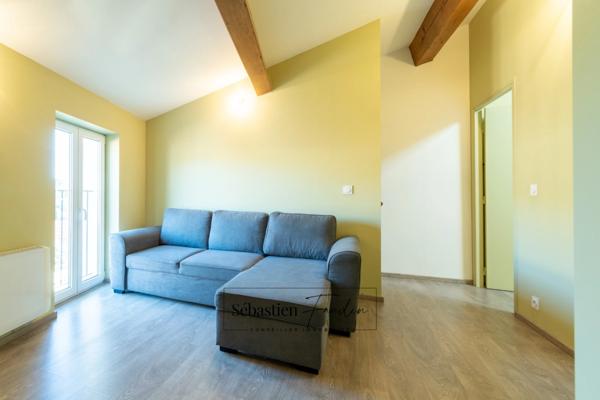 Appartement à vendre 3 pièces SOLLIES TOUCAS (83) - T3 de 56 m² - Duplex - Dernier étage - Proche commerces - Stationnement facile