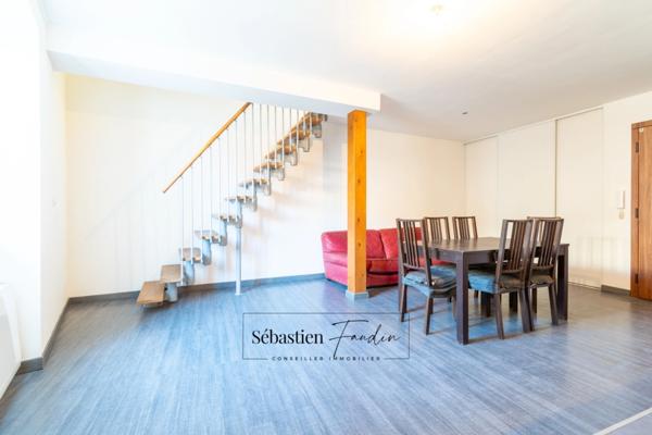 Appartement à vendre 3 pièces SOLLIES TOUCAS (83) - T3 de 56 m² - Duplex - Dernier étage - Proche commerces - Stationnement facile