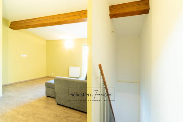 Appartement à vendre 3 pièces SOLLIES TOUCAS (83) - T3 de 56 m² - Duplex - Dernier étage - Proche commerces - Stationnement facile
