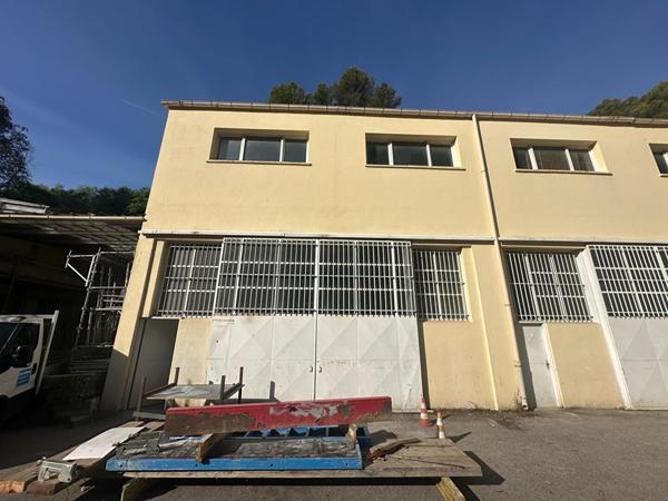 Entrepôt 104m² Nice Est