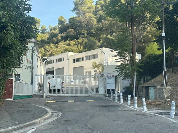 Entrepôt 104m² Nice Est