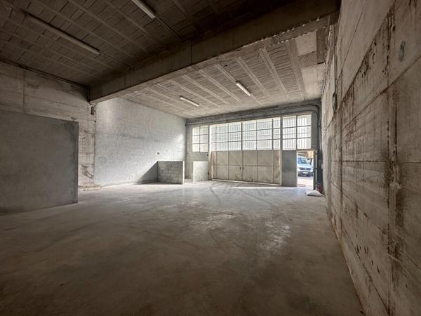 Entrepôt 104m² Nice Est