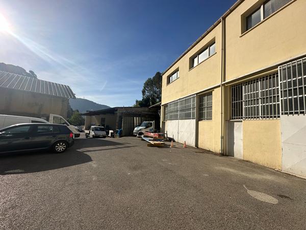 Entrepôt 104m² Nice Est