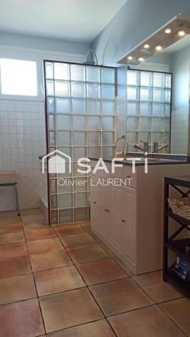 Jolie maison traditionnelle dans une commune du littoral.