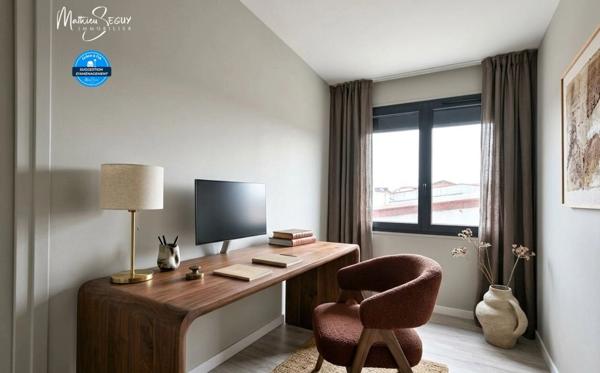 THURINS - Appartement récent P3 + Espace bureau avec cour de 60m² + 2 Parkings