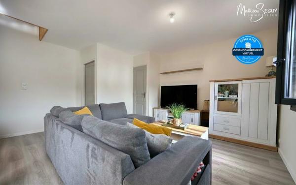 THURINS - Appartement récent P3 + Espace bureau avec cour de 60m² + 2 Parkings