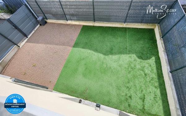 THURINS - Appartement récent P3 + Espace bureau avec cour de 60m² + 2 Parkings