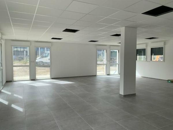 Bureaux neufs à louer à Avignon avec parkings et ascenseur, disponibles