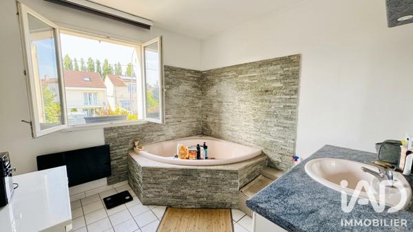 Maison à vendre 6 pièces 139,78 m² Mandres-les-Roses