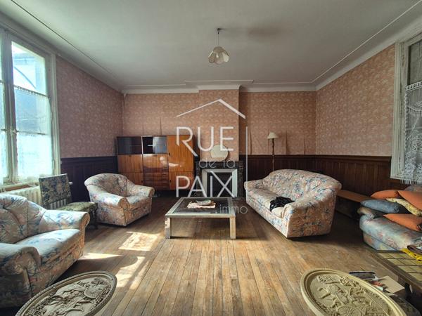 86200 LOUDUN Maison Loudun 6 pièce(s) 234 m2