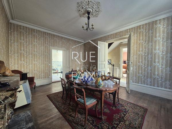 86200 LOUDUN Maison Loudun 6 pièce(s) 234 m2