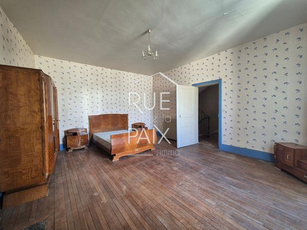 86200 LOUDUN Maison Loudun 6 pièce(s) 234 m2