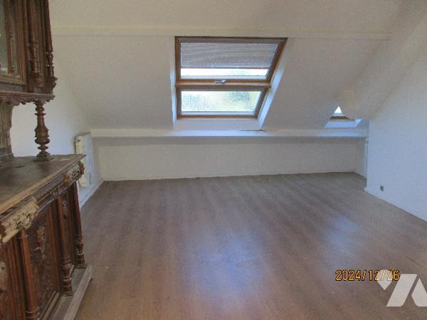 VOUZIERS, un immeuble à usage d'habitation sur 6 niveaux.