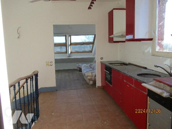 VOUZIERS, un immeuble à usage d'habitation sur 6 niveaux.