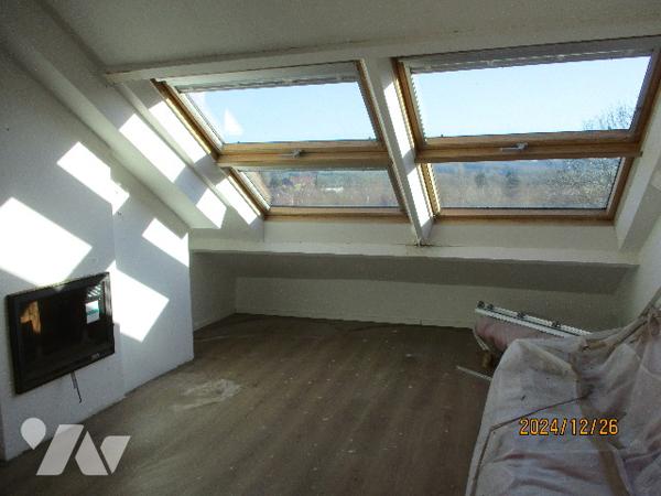 VOUZIERS, un immeuble à usage d'habitation sur 6 niveaux.