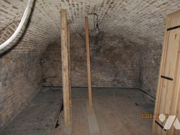 VOUZIERS, un immeuble à usage d'habitation sur 6 niveaux.