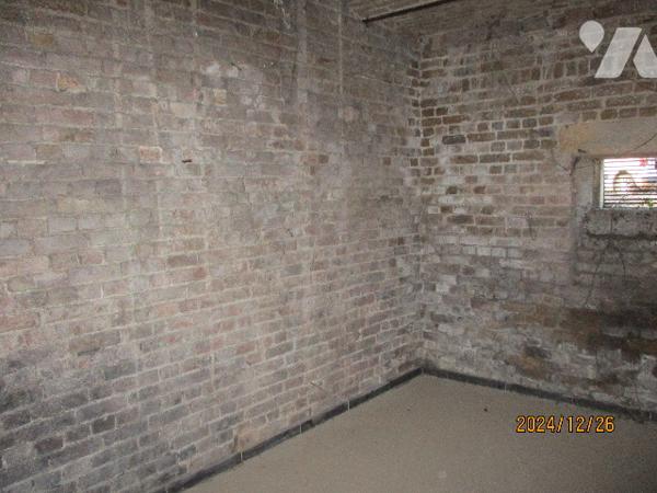 VOUZIERS, un immeuble à usage d'habitation sur 6 niveaux.