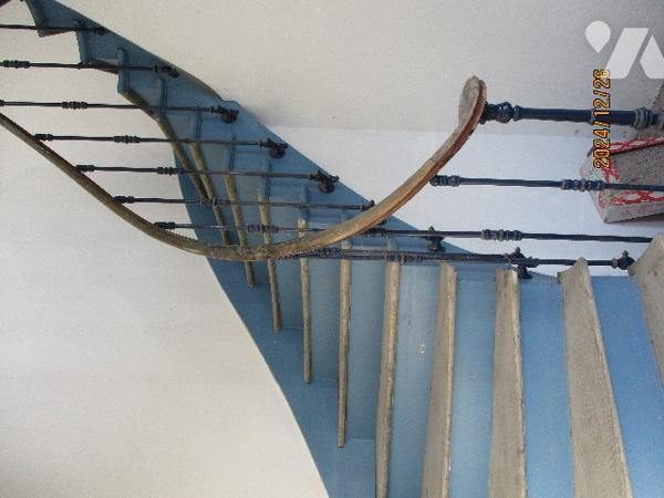 VOUZIERS, un immeuble à usage d'habitation sur 6 niveaux.