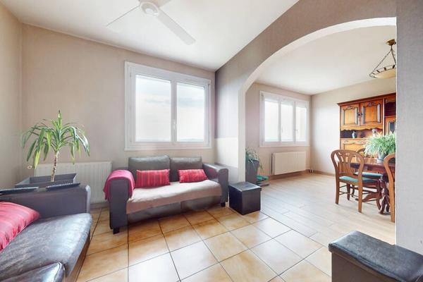 Appartement à vendre |  Corbas |  5 pièces | 90,5 m²