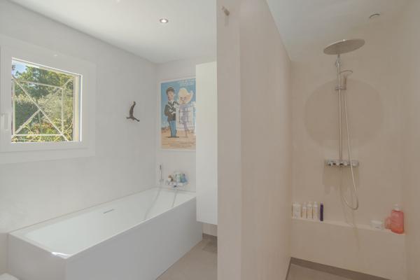 Maison
         5 pièces
        - 181 m² Bien prestige 1 292 500 € *