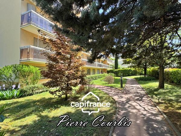 LYON 8 : T3 de 68 m² avec balcon, place de parking et cave