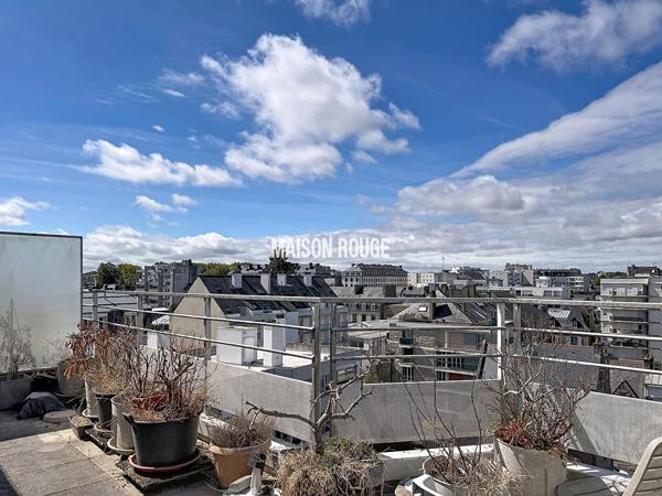 SAINT-BRIEUC CENTRE : DUPLEX - GARAGE - CAVE - TERRASSES AVEC VUE IMPRENABLE