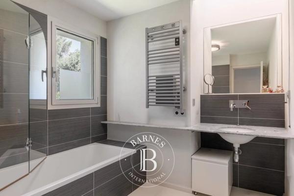 Sanary-sur-Mer, Villa 5 Chambres -  197 m² à vendre