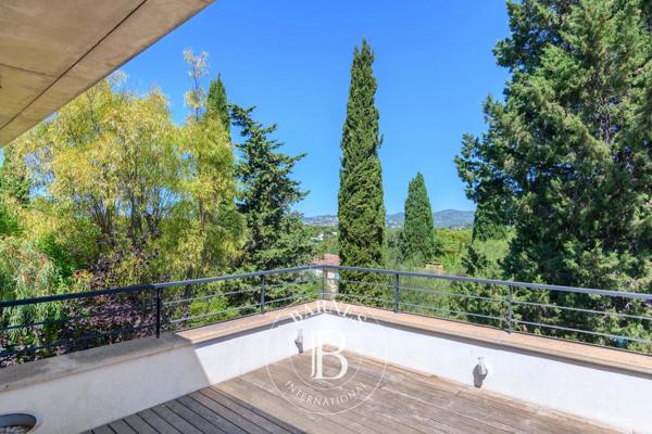Sanary-sur-Mer, Villa 5 Chambres -  197 m² à vendre