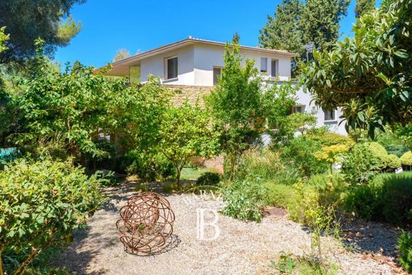 Sanary-sur-Mer, Villa 5 Chambres -  197 m² à vendre