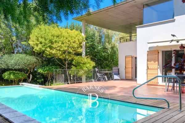 Sanary-sur-Mer, Villa 5 Chambres -  197 m² à vendre