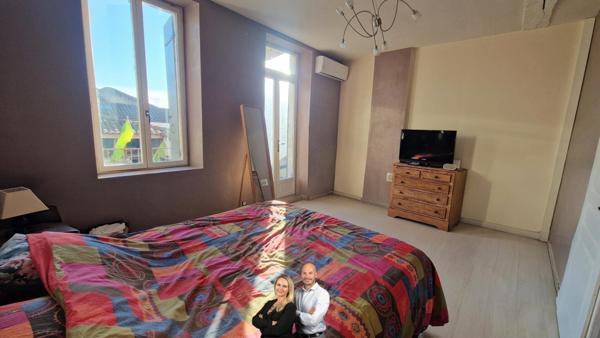 MAISON DE VILLE AVEC GARAGE – CENTRE DE TONNEINS – 160 m²