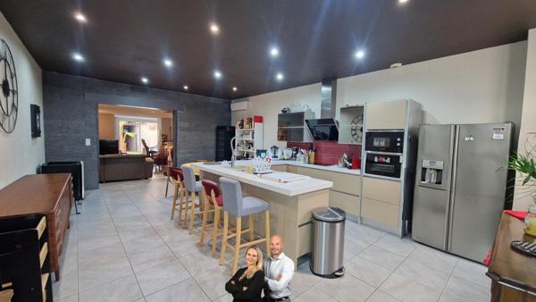 MAISON DE VILLE AVEC GARAGE – CENTRE DE TONNEINS – 160 m²