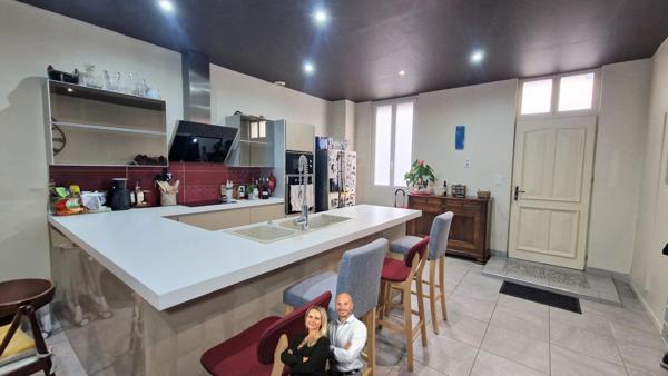 MAISON DE VILLE AVEC GARAGE – CENTRE DE TONNEINS – 160 m²