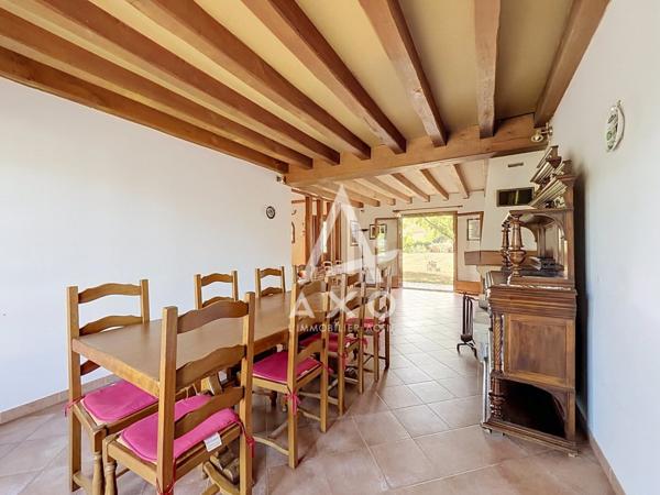 Maison familiale 5 chambres, sous-sol total et 8500m² de terrain