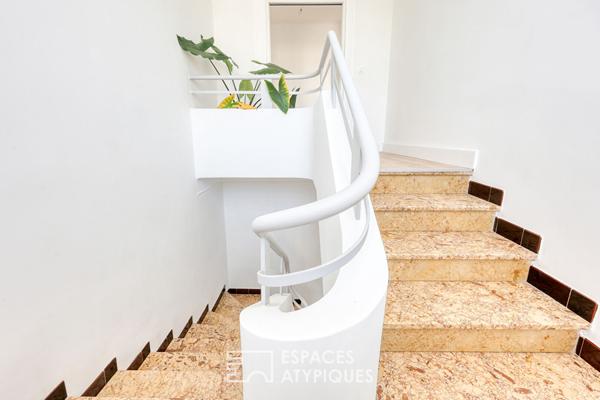 Duplex rénové avec extérieur et stationnement à Hyères