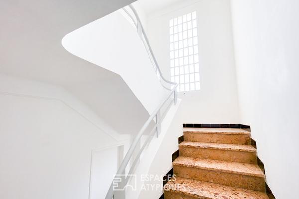 Duplex rénové avec extérieur et stationnement à Hyères