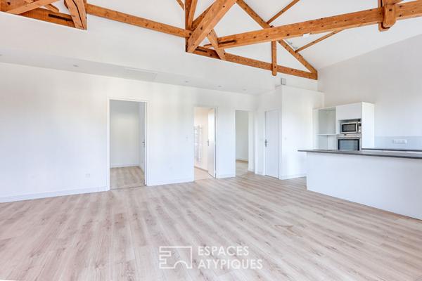 Duplex rénové avec extérieur et stationnement à Hyères