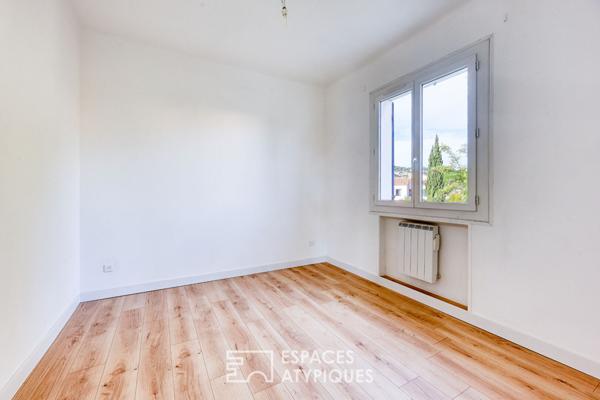 Duplex rénové avec extérieur et stationnement à Hyères