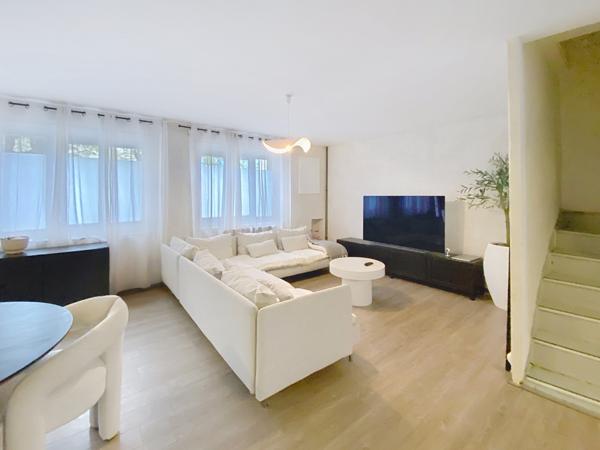 Roussillon (38150) Maison de ville 135 m² – 4 chambres – Cour extérieure – Roussillon Le Haut