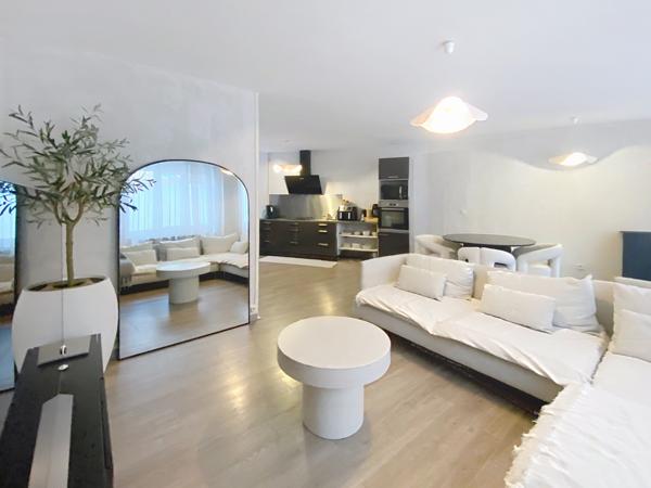 Roussillon (38150) Maison de ville 135 m² – 4 chambres – Cour extérieure – Roussillon Le Haut