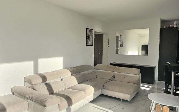 Appartement à vendre    3 pièces • 61 m2 Marseille 12