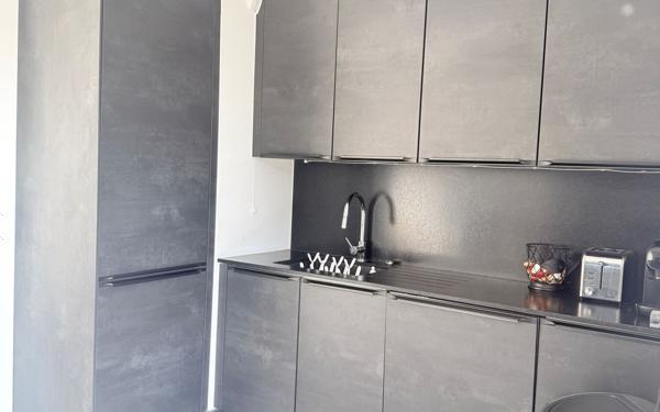 Appartement à vendre    3 pièces • 61 m2 Marseille 12