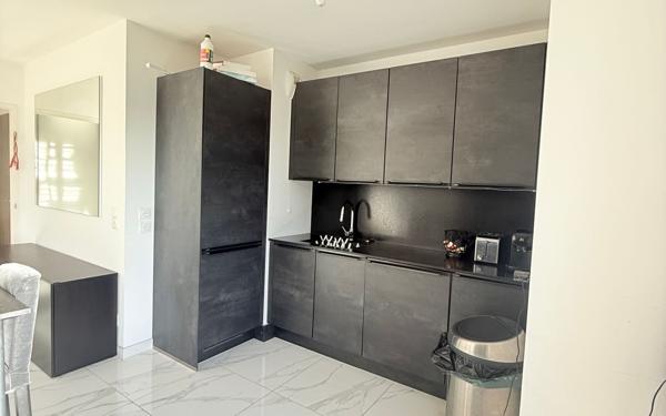 Appartement à vendre    3 pièces • 61 m2 Marseille 12