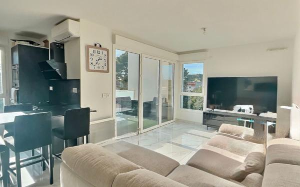 Appartement à vendre    3 pièces • 61 m2 Marseille 12