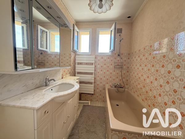 Maison à vendre 7 pièces 191 m² La Suze-sur-Sarthe