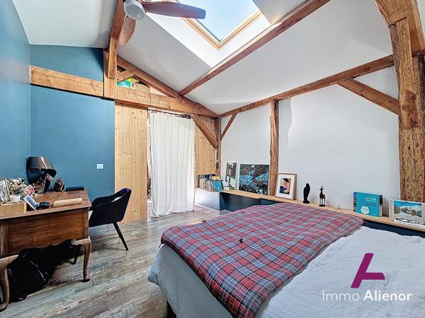 Grange rénovée avec charme - piscine - studio indépendant
