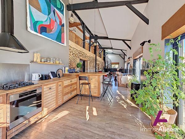 Grange rénovée avec charme - piscine - studio indépendant