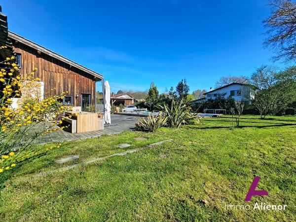 Grange rénovée avec charme - piscine - studio indépendant